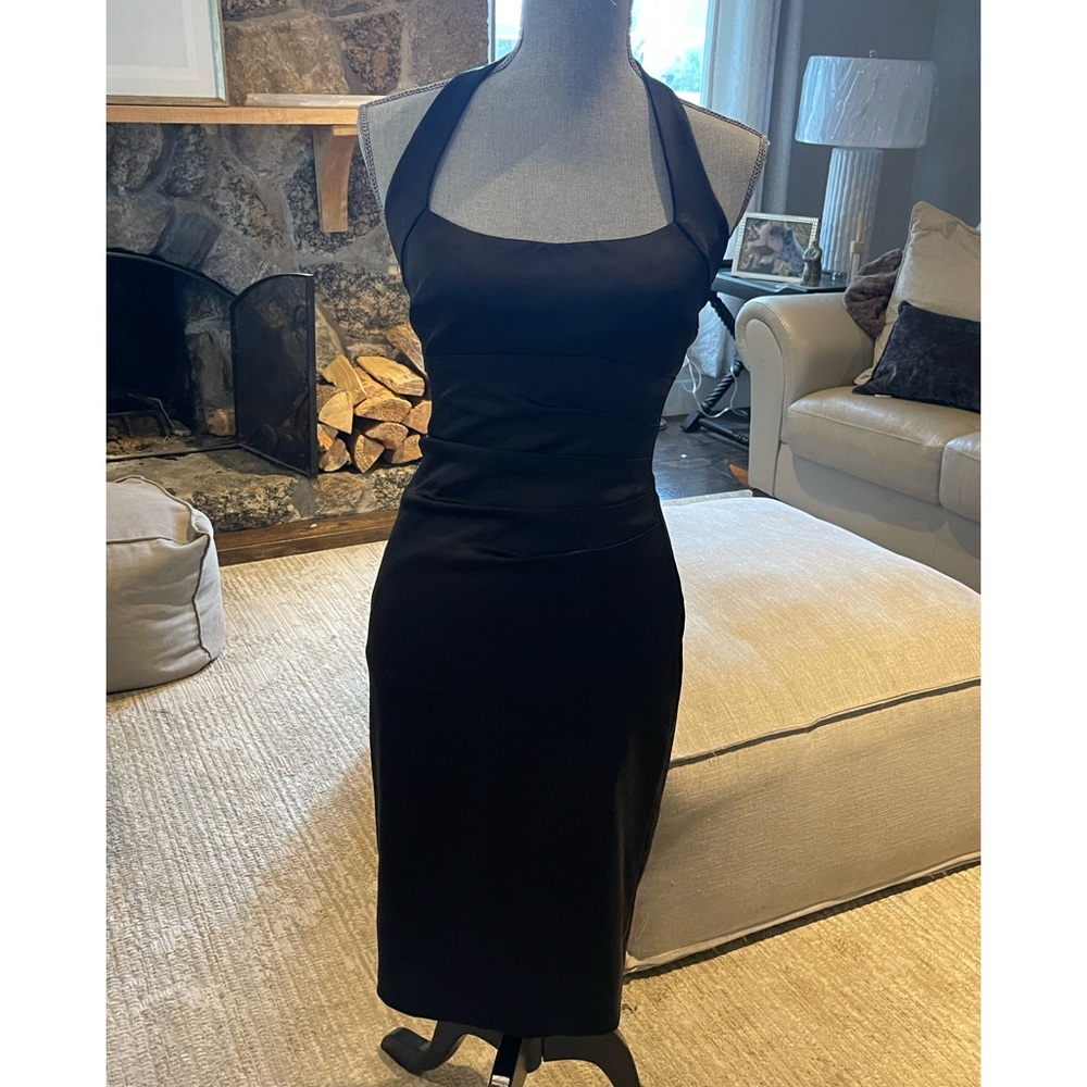 Lovely evening dress, looks like satin, some stretch